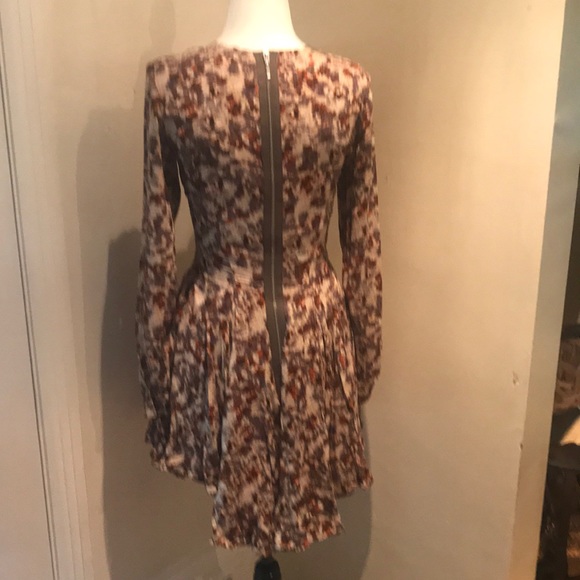 “H&M” Floral Fitted Dress. - Picture 7 of 15